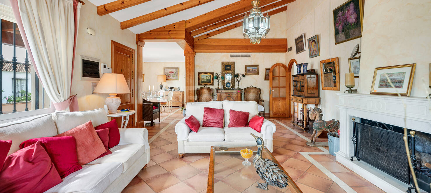 Andalusian Family Home with Walking Distance to the Beach