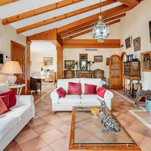 Andalusian Family Home with Walking Distance to the Beach