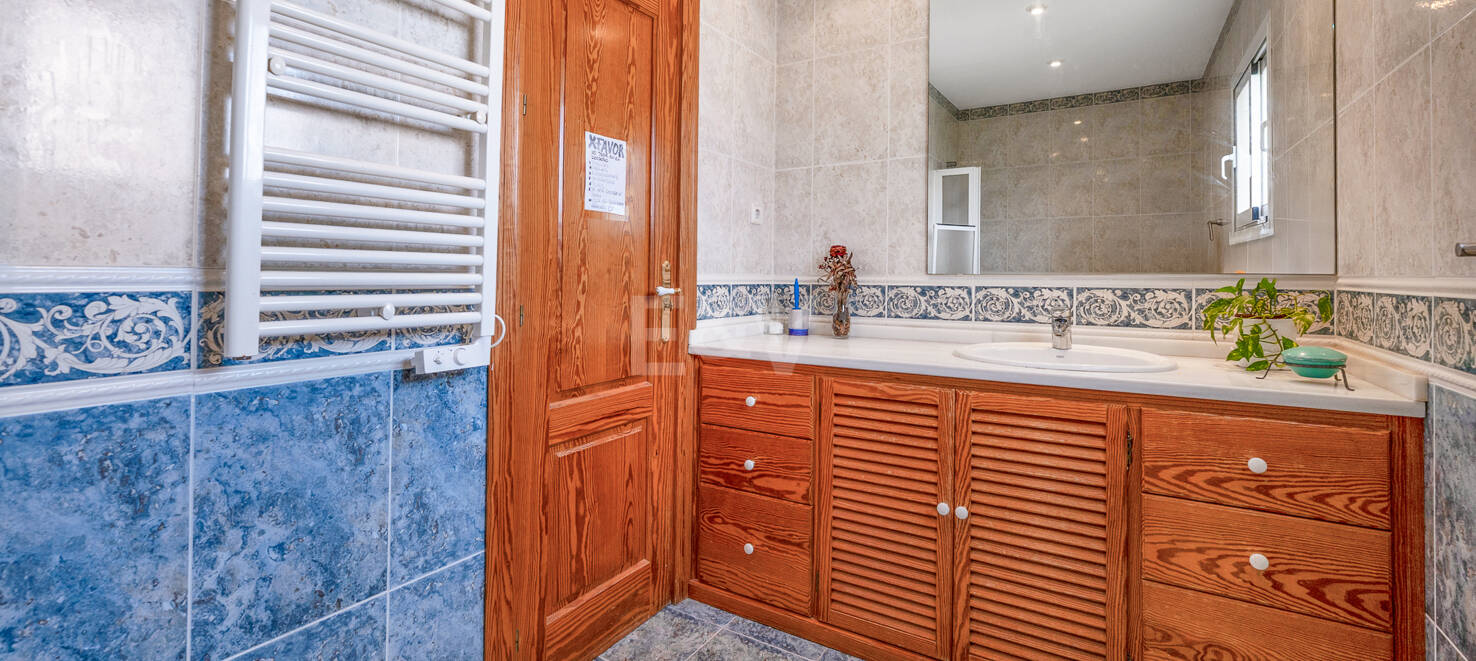 Andalusian Family Home with Walking Distance to the Beach