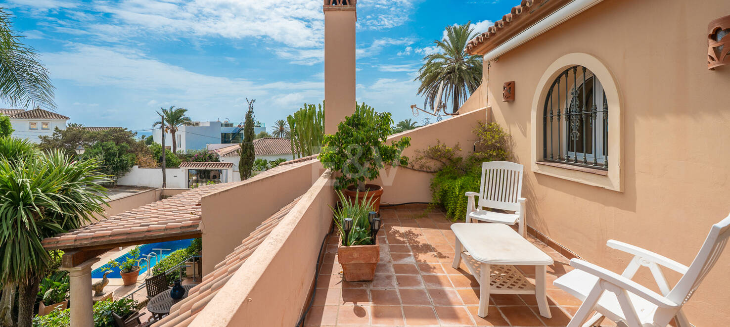 Andalusian Family Home with Walking Distance to the Beach