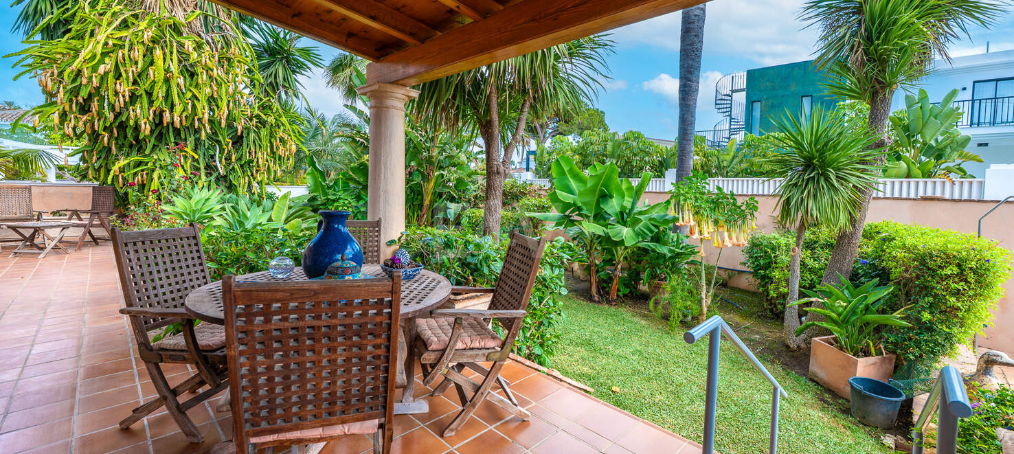 Andalusian Family Home with Walking Distance to the Beach