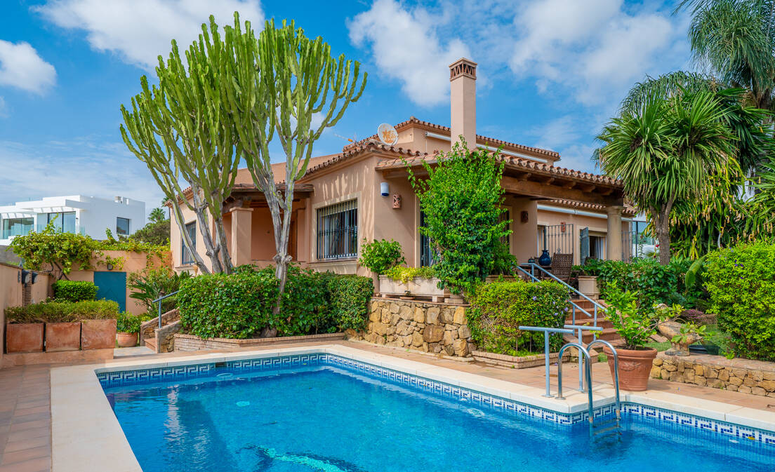 Andalusian Family Home with Walking Distance to the Beach