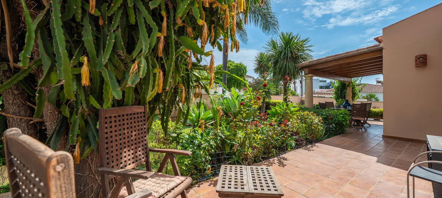 Andalusian Family Home with Walking Distance to the Beach