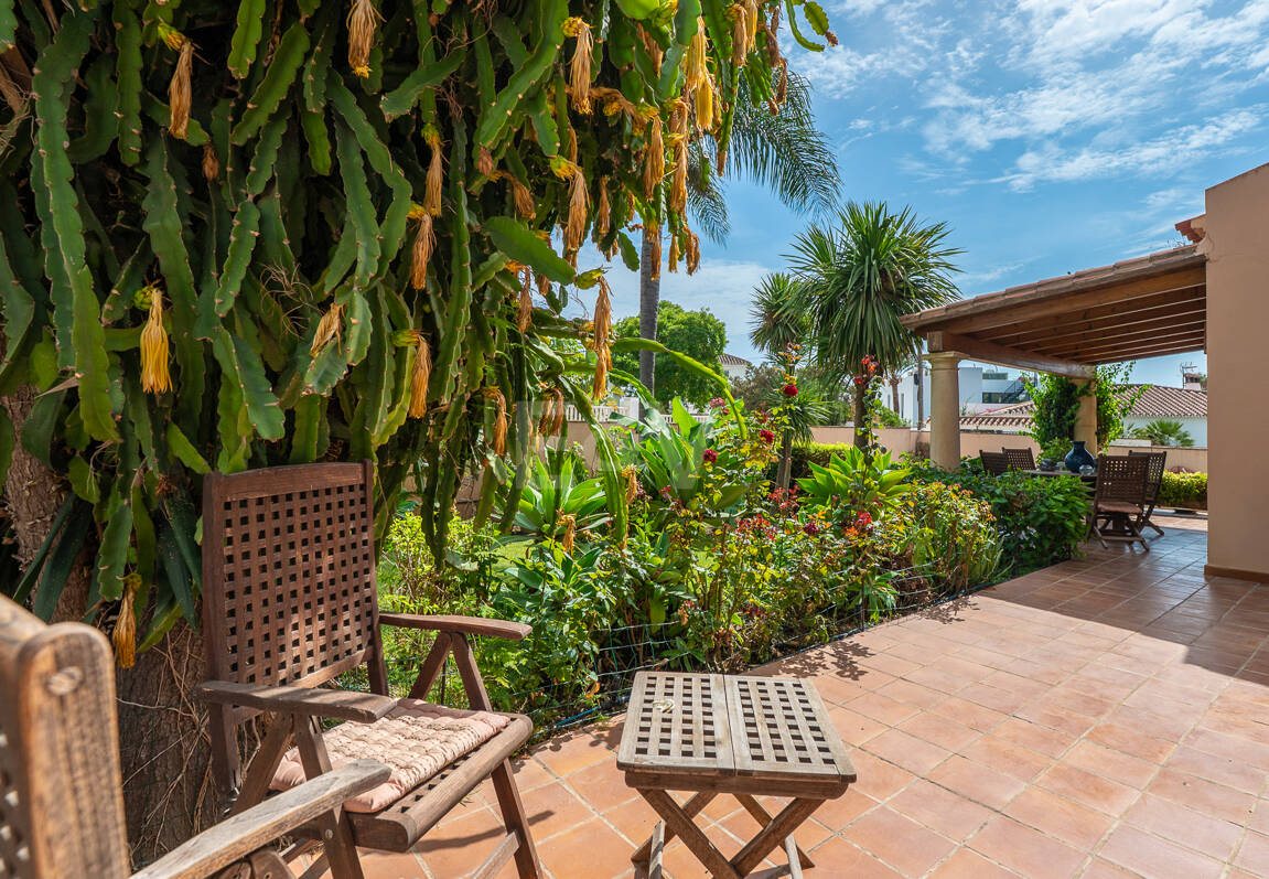 Casa familiar de estilo andaluz a poca distancia de la playa