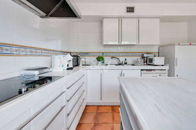 Casa familiar de estilo andaluz a poca distancia de la playa