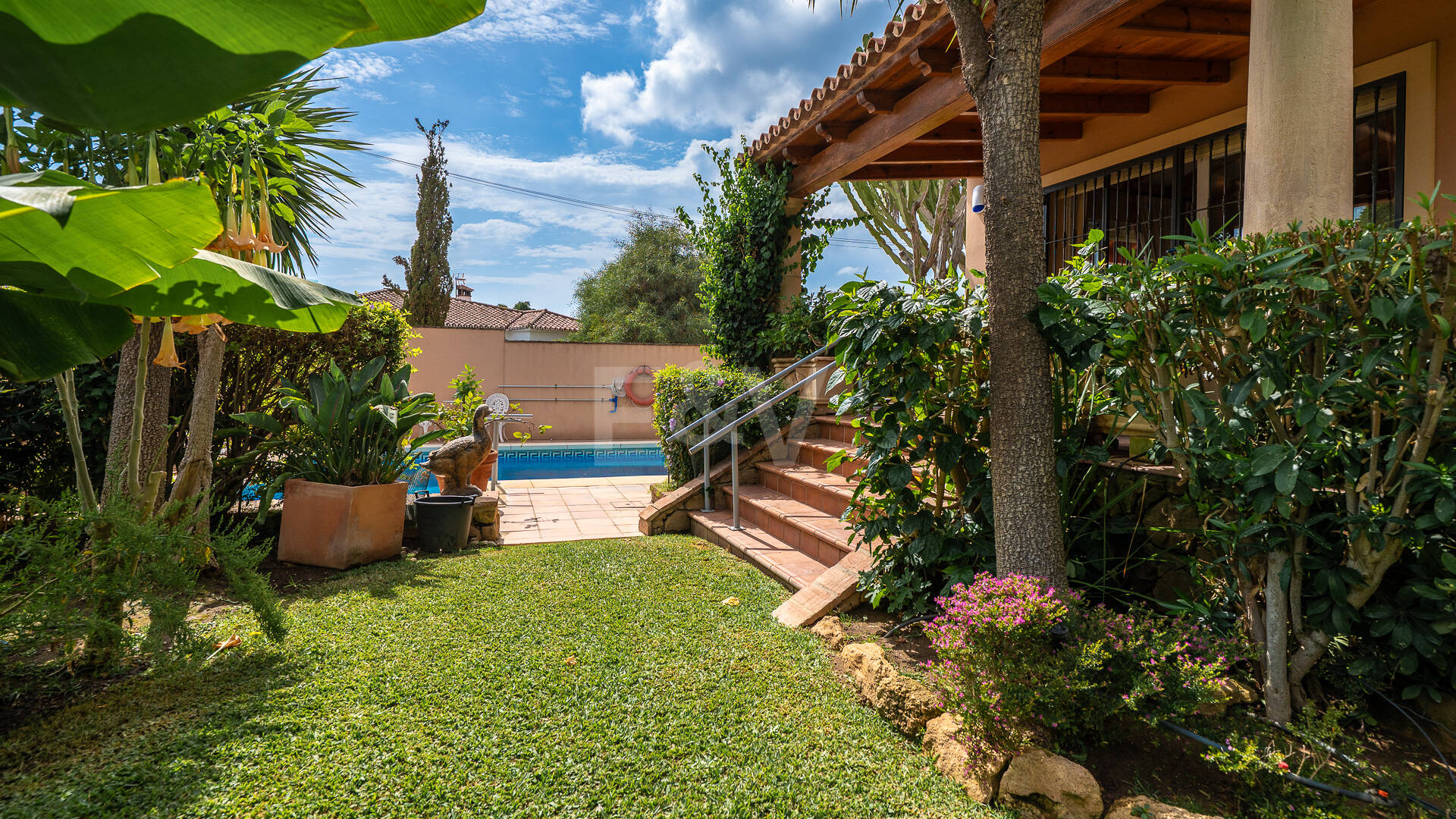 Casa familiar de estilo andaluz a poca distancia de la playa