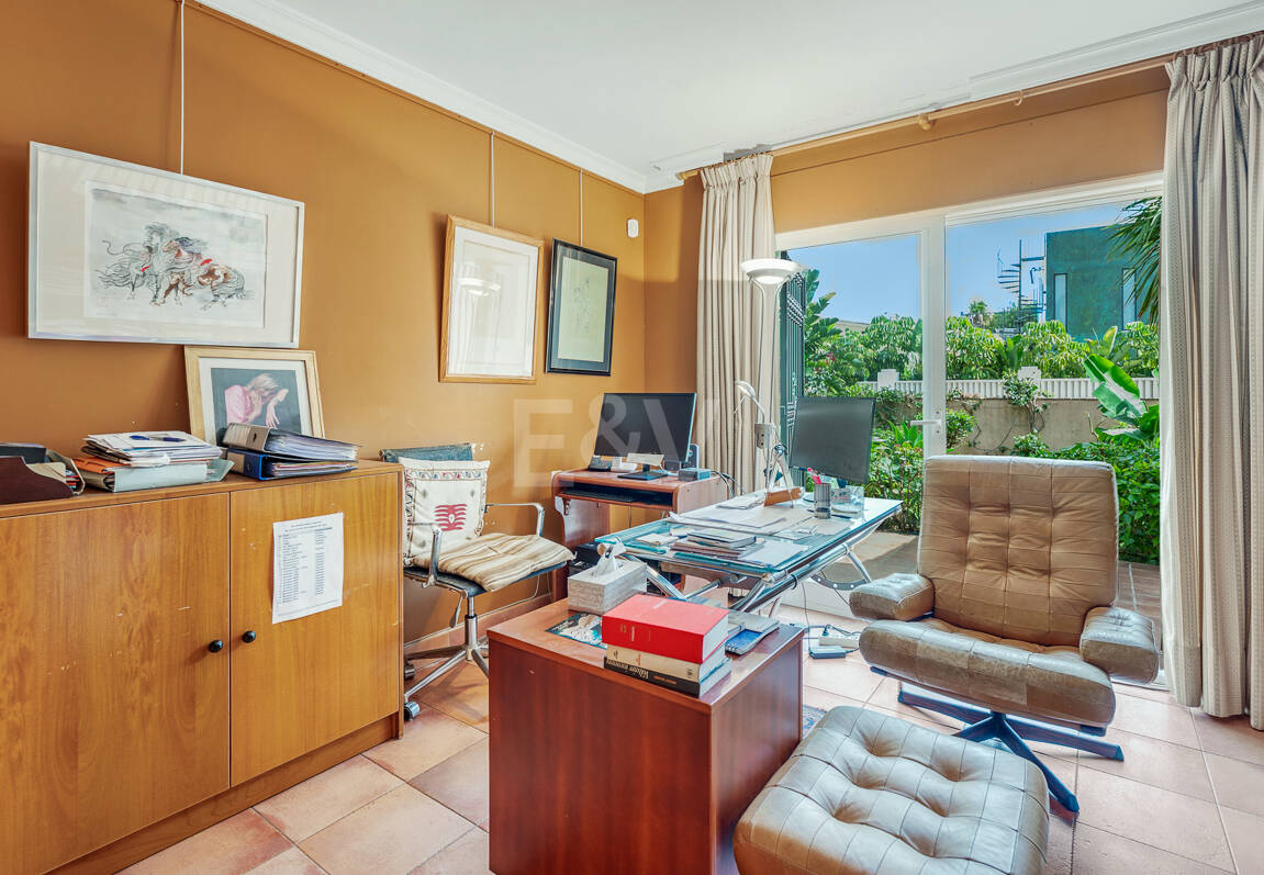 Casa familiar de estilo andaluz a poca distancia de la playa