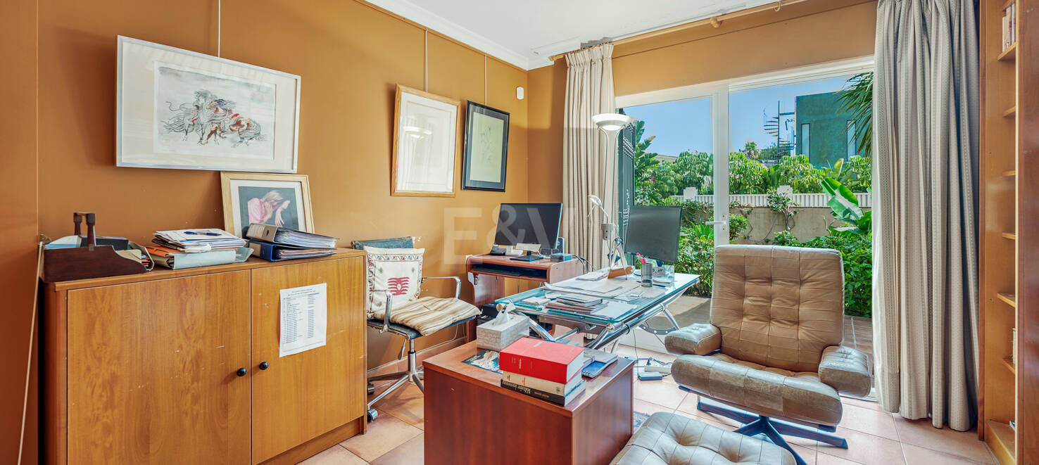 Andalusian Family Home with Walking Distance to the Beach