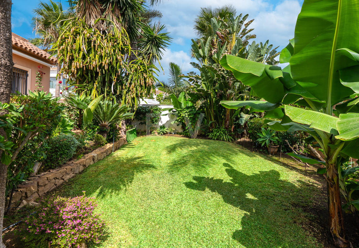 Casa familiar de estilo andaluz a poca distancia de la playa