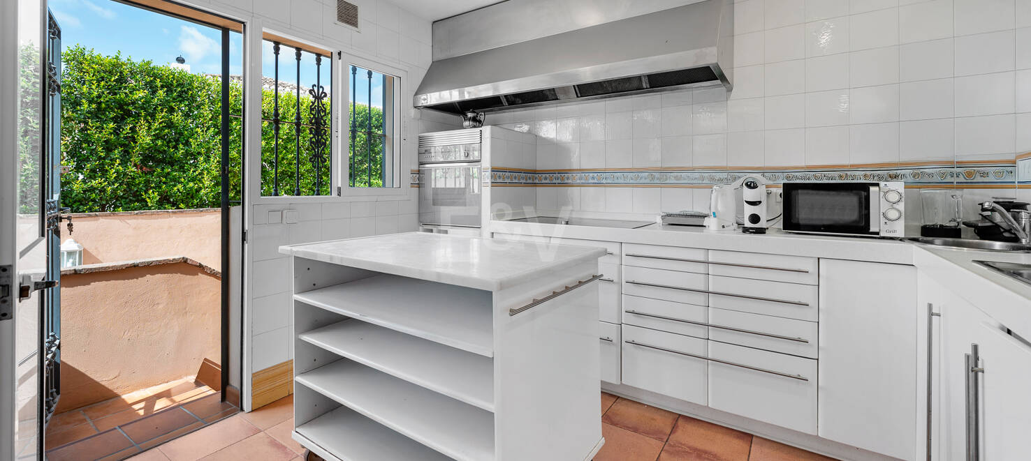 Andalusian Family Home with Walking Distance to the Beach