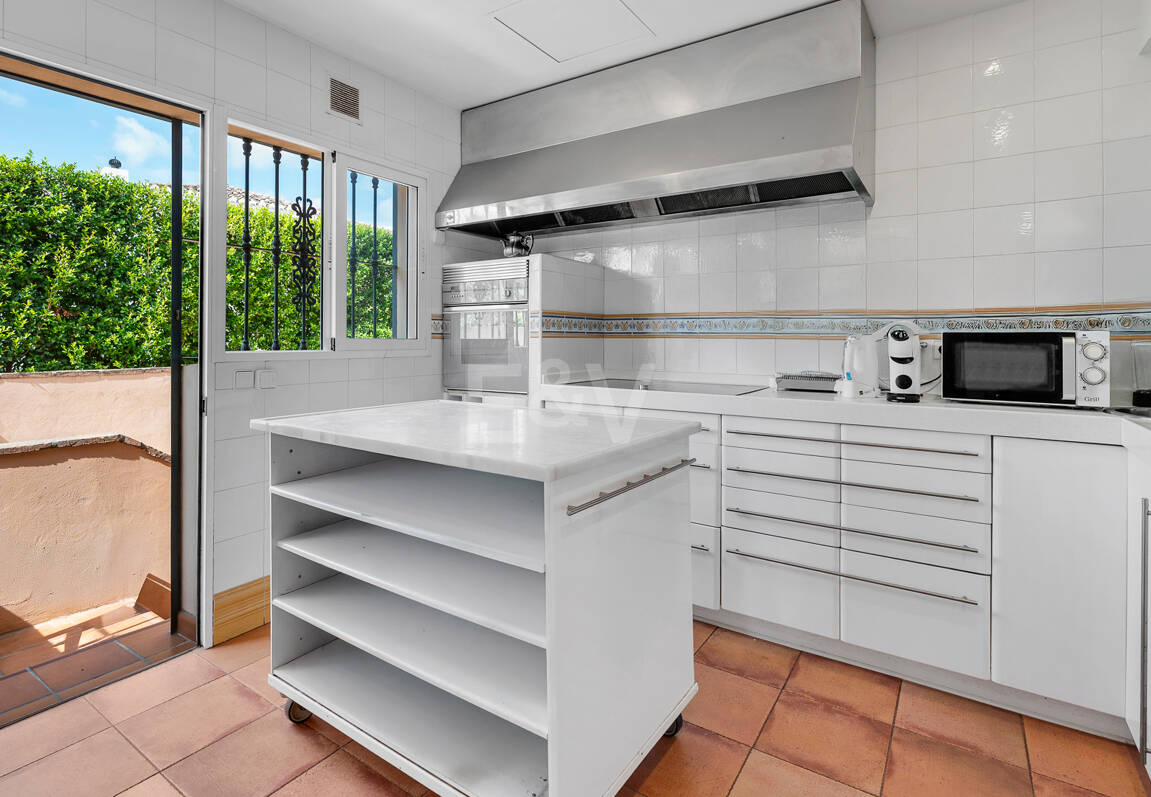 Casa familiar de estilo andaluz a poca distancia de la playa