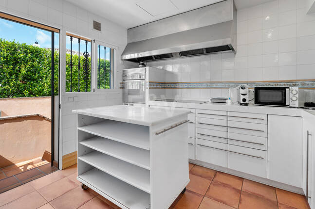 Casa familiar de estilo andaluz a poca distancia de la playa