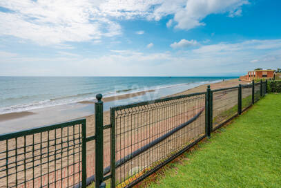 Luminoso Ático con acceso directo a la playa