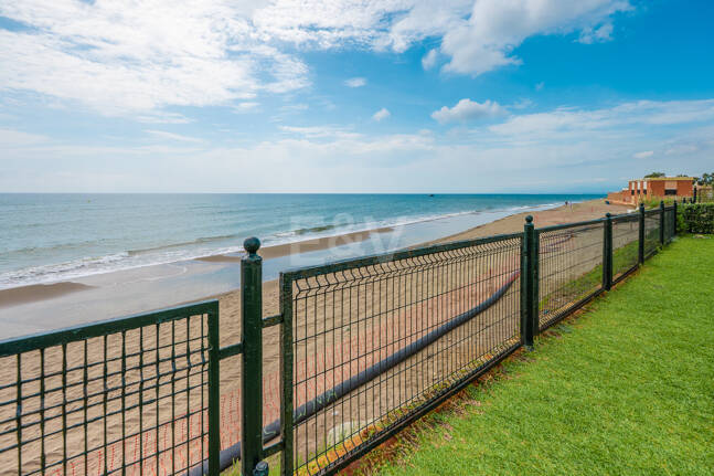 Luminoso Ático con acceso directo a la playa