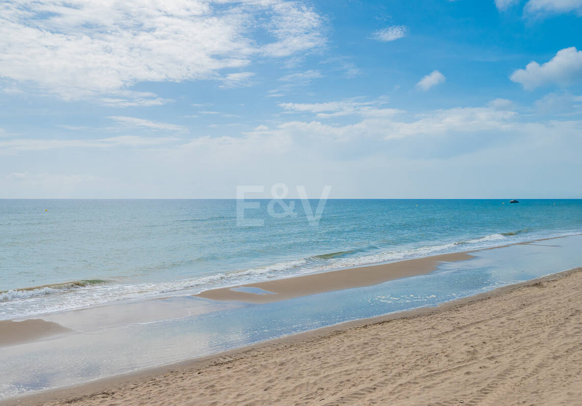 Jasny Penthouse z bezpośrednim dostępem do plaży