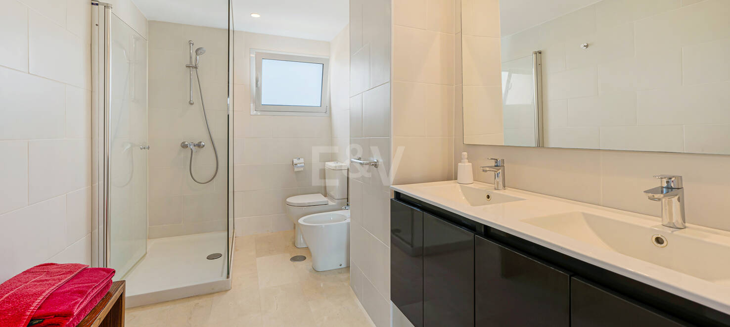 Luminoso Ático con acceso directo a la playa