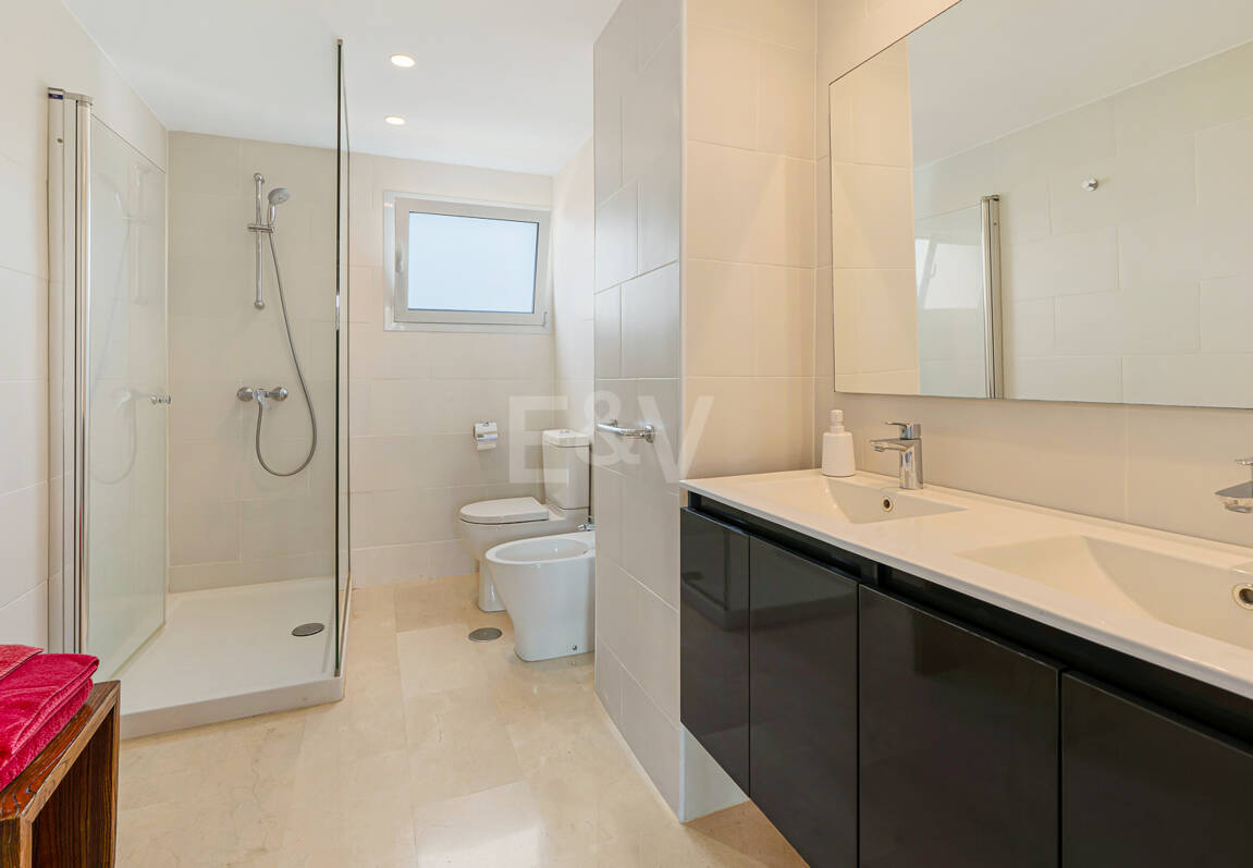 Luminoso Ático con acceso directo a la playa