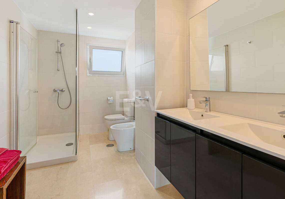 Jasny Penthouse z bezpośrednim dostępem do plaży