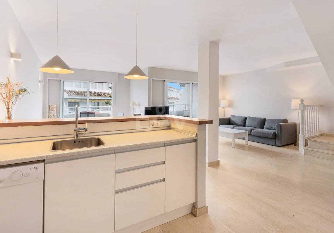 Jasny Penthouse z bezpośrednim dostępem do plaży