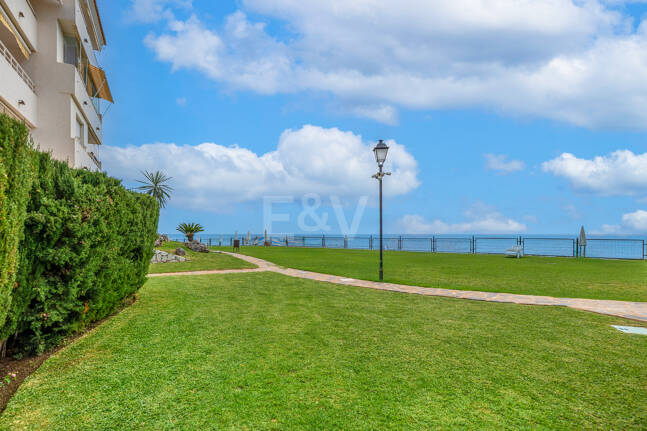 Luminoso Ático con acceso directo a la playa