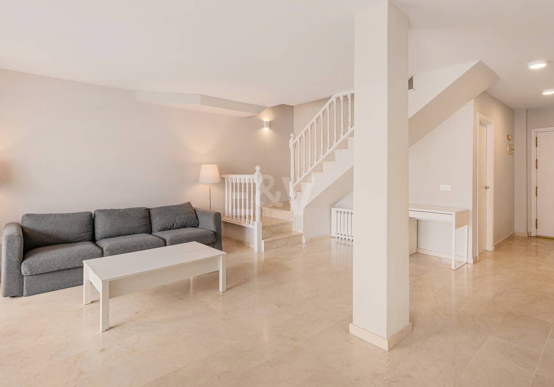 Jasny Penthouse z bezpośrednim dostępem do plaży