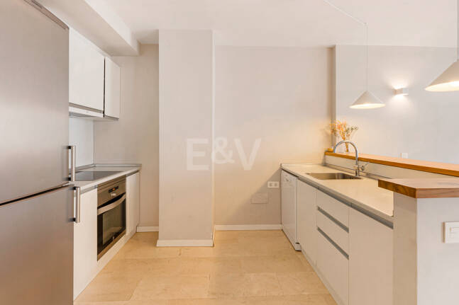 Luminoso Ático con acceso directo a la playa