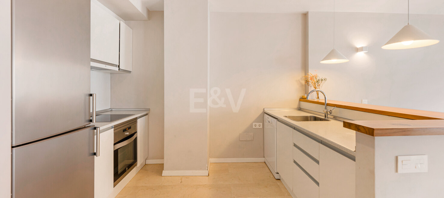Bright 3-Bed with Direct Beach Access