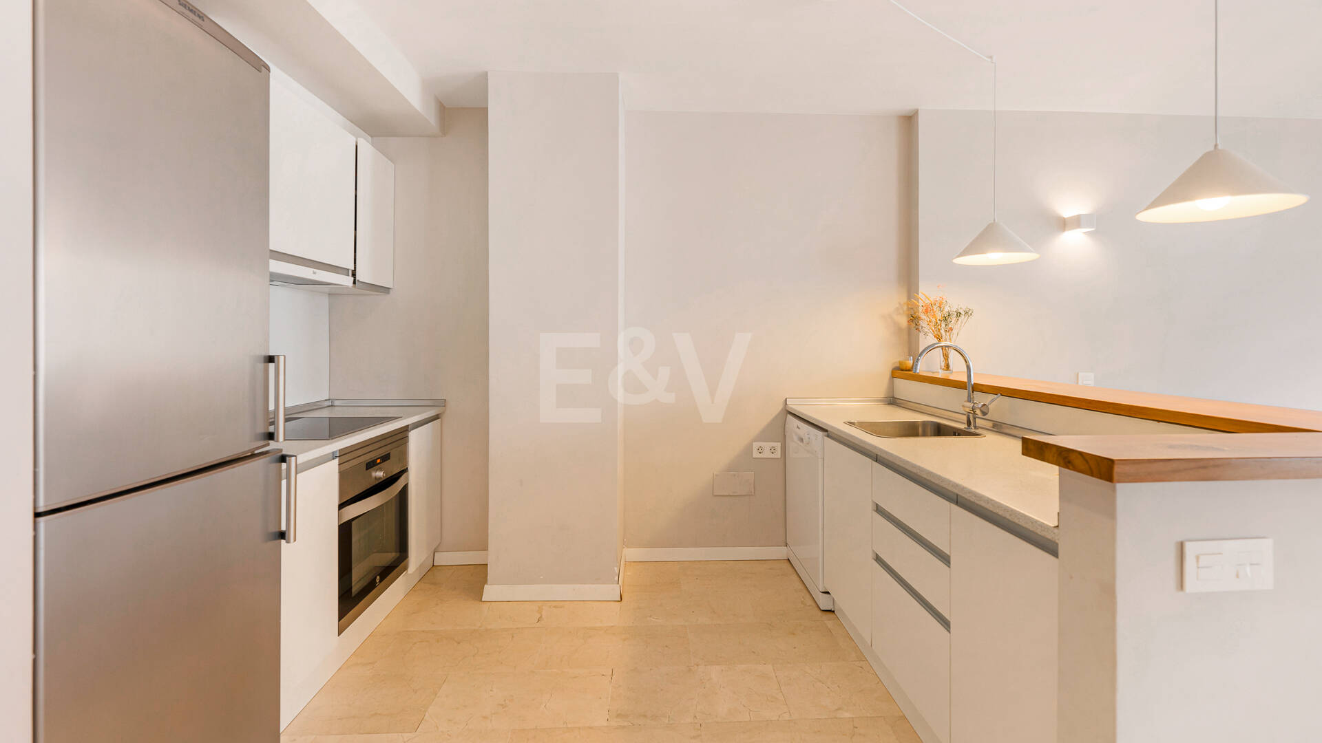 Luminoso Ático con acceso directo a la playa