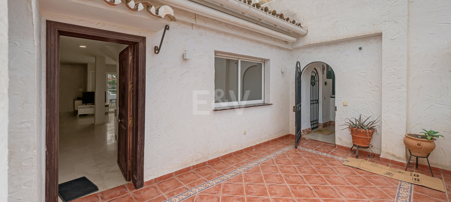Bright 3-Bed with Direct Beach Access