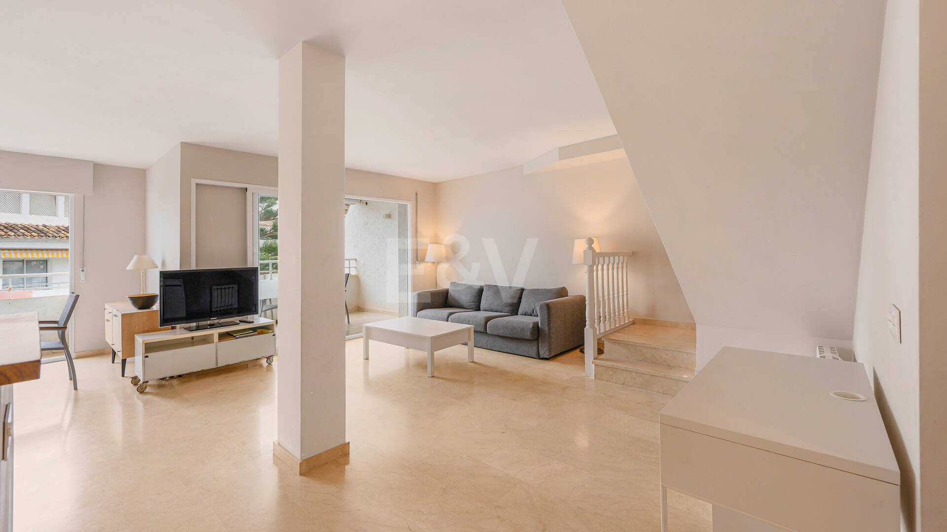 Luminoso Ático con acceso directo a la playa