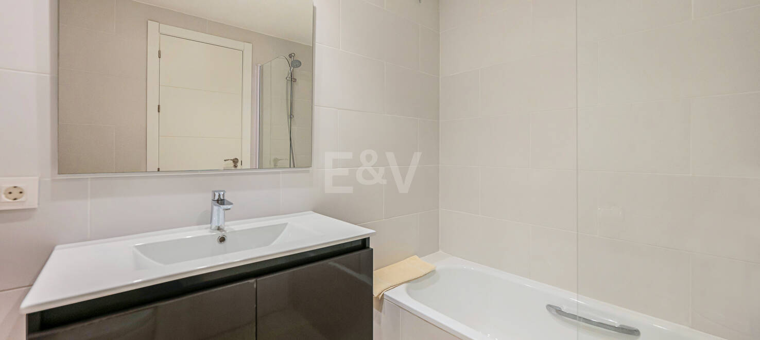 Luminoso Ático con acceso directo a la playa