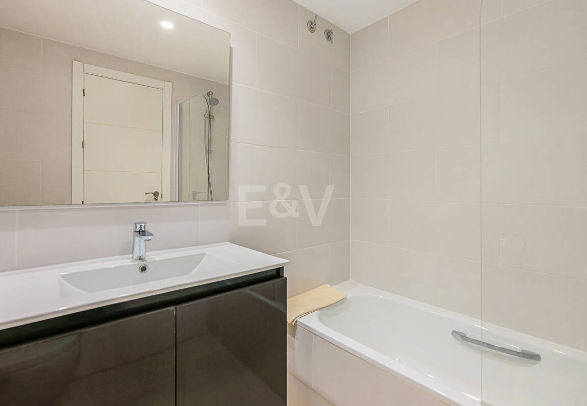 Luminoso Ático con acceso directo a la playa