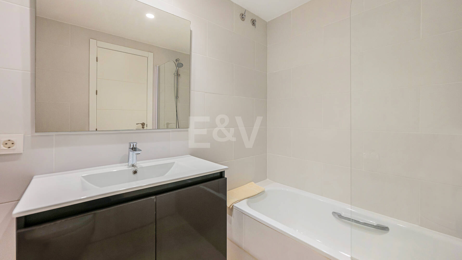 Luminoso Ático con acceso directo a la playa