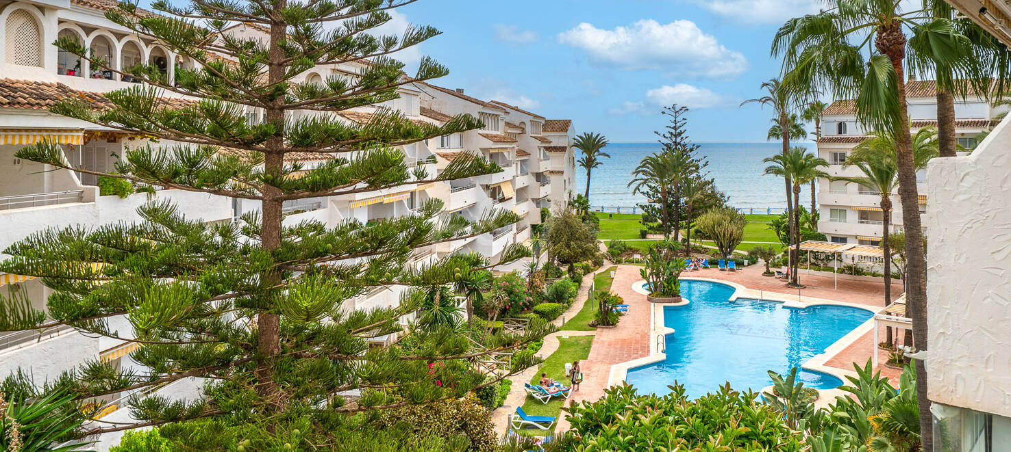 Luminoso Ático con acceso directo a la playa