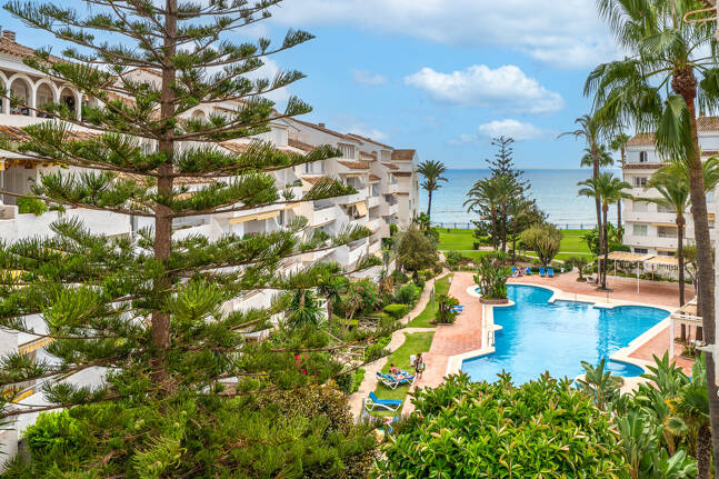 Luminoso Ático con acceso directo a la playa