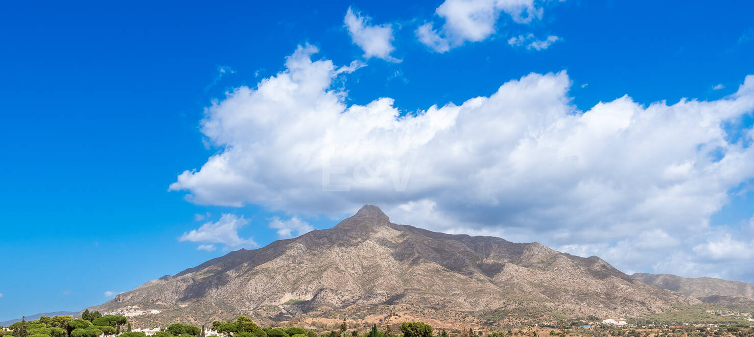 Apartamento convenientemente ubicado con solárium panorámico en Aloha Gardens