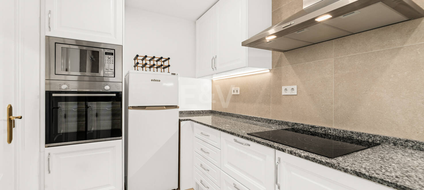 Apartamento convenientemente ubicado con solárium panorámico en Aloha Gardens