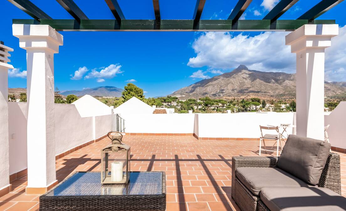 Stunning Apartment with Panoramic Solarium in a Prestigious Gated Community, Prime Location!