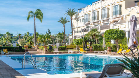 Stunning Apartment with Panoramic Solarium in a Prestigious Gated Community, Prime Location!