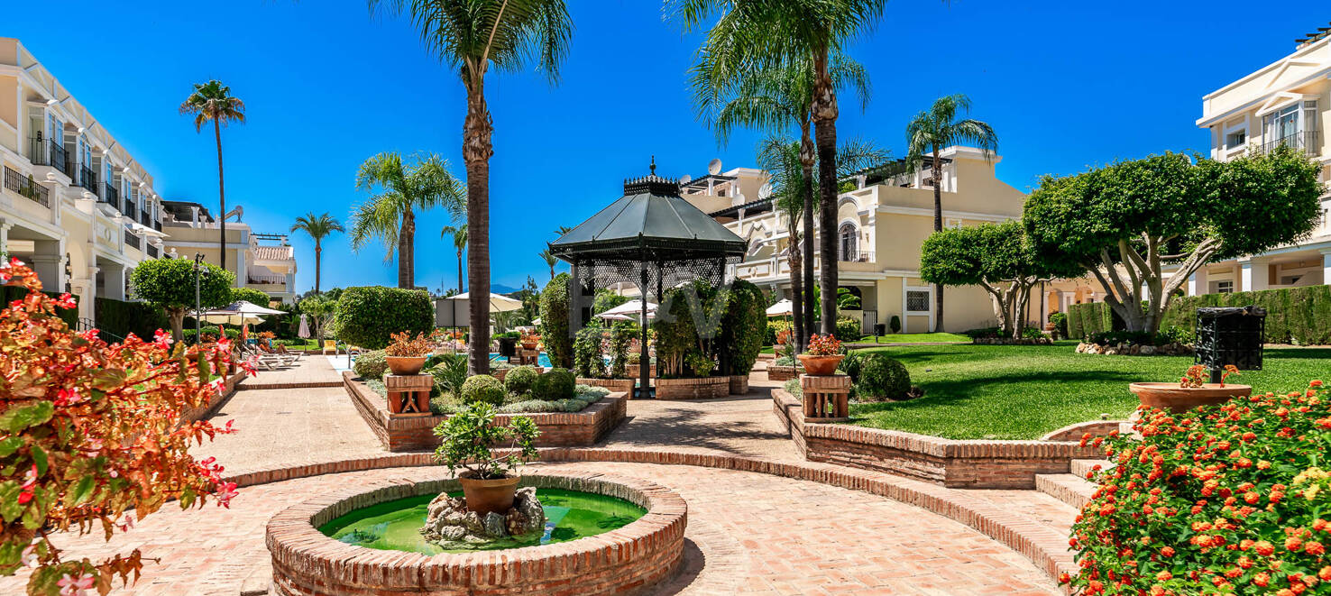 Stunning Apartment with Panoramic Solarium in a Prestigious Gated Community, Prime Location!