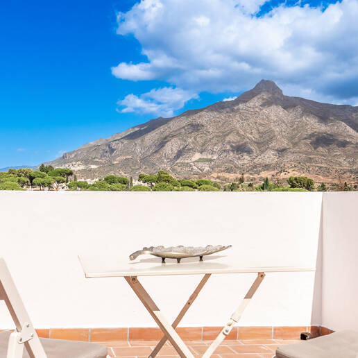 Apartamento convenientemente ubicado con solárium panorámico en Aloha Gardens