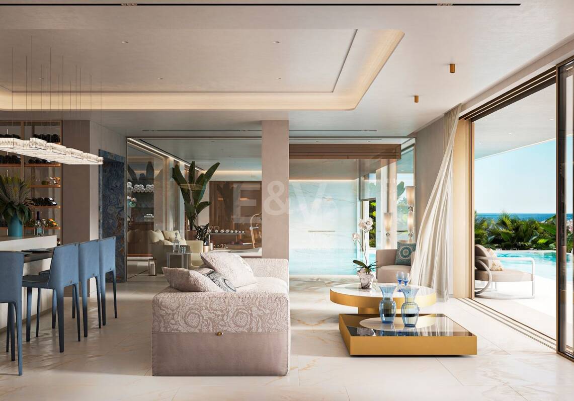 Acht Maßgeschneiderte Villen in Nueva Andalucía mit Innendesign von Versace Home