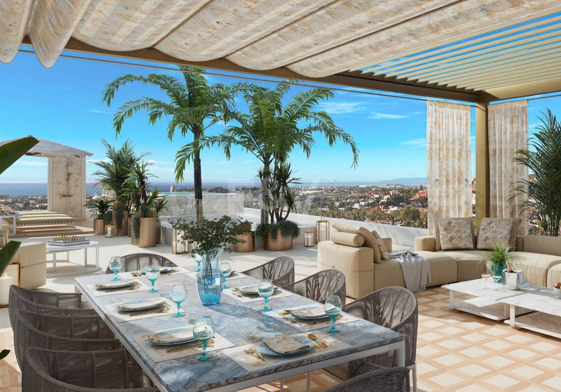 Acht Maßgeschneiderte Villen in Nueva Andalucía mit Innendesign von Versace Home