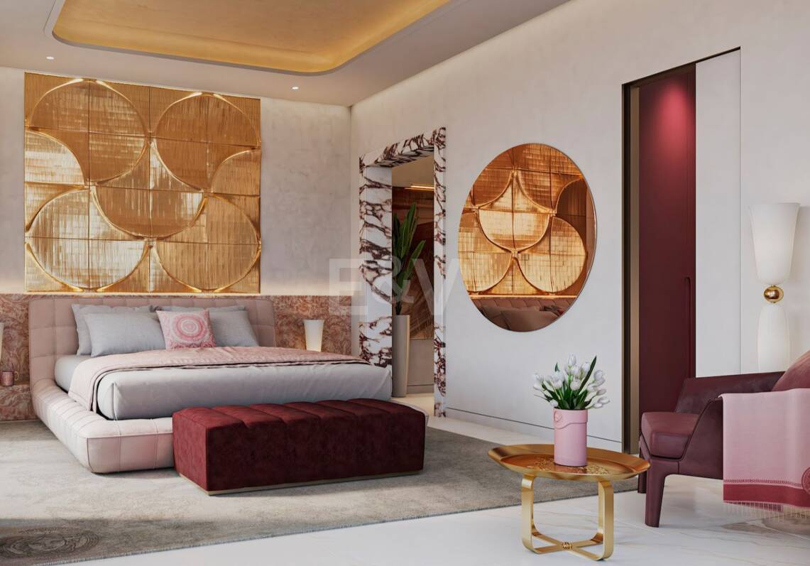 Acht Maßgeschneiderte Villen in Nueva Andalucía mit Innendesign von Versace Home