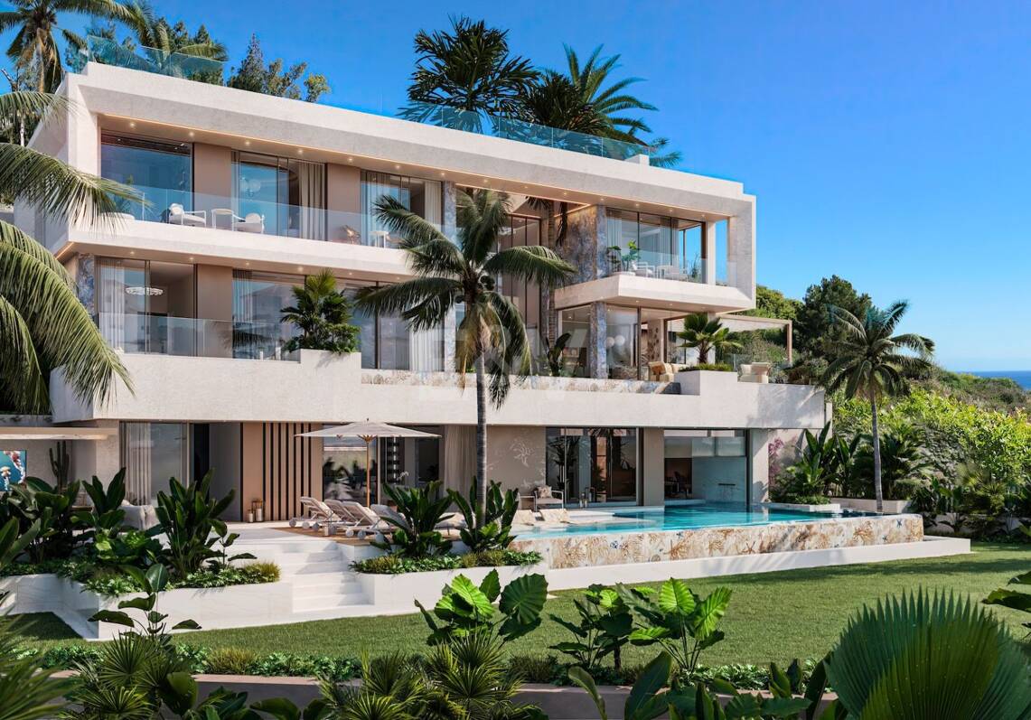 Acht Maßgeschneiderte Villen in Nueva Andalucía mit Innendesign von Versace Home