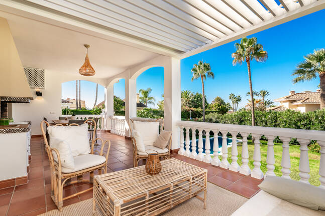 Elegancka willa rodzinna Kroki od plaży w Las Chapas Playa