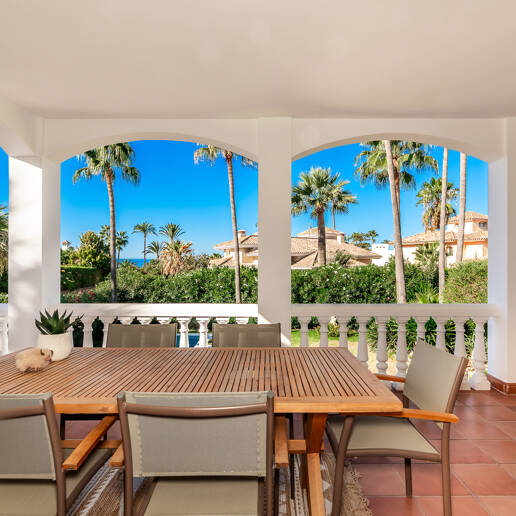 Elegante Familienvilla nur wenige Schritte vom Strand
