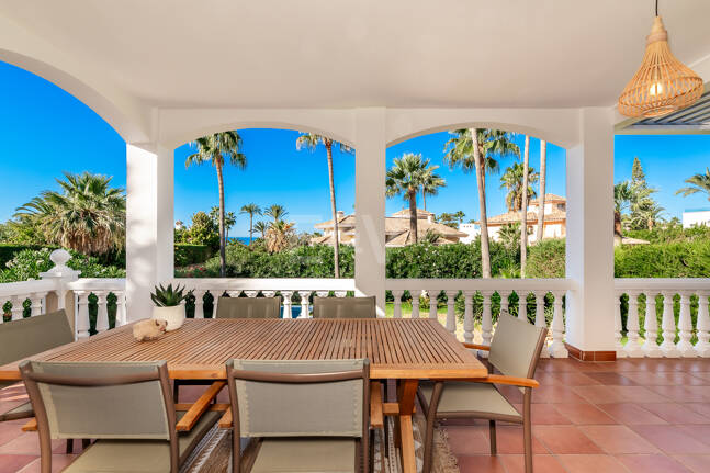 Elegancka willa rodzinna Kroki od plaży w Las Chapas Playa