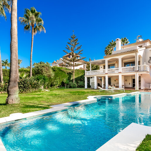 Elegant Family Villa Steg från stranden i Las Chapas Playa