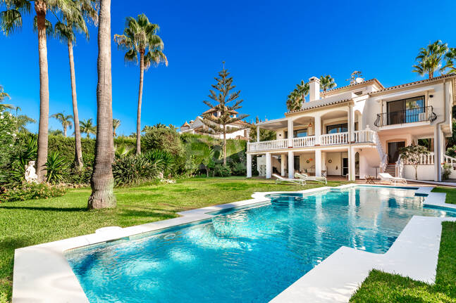 Elegancka willa rodzinna Kroki od plaży w Las Chapas Playa